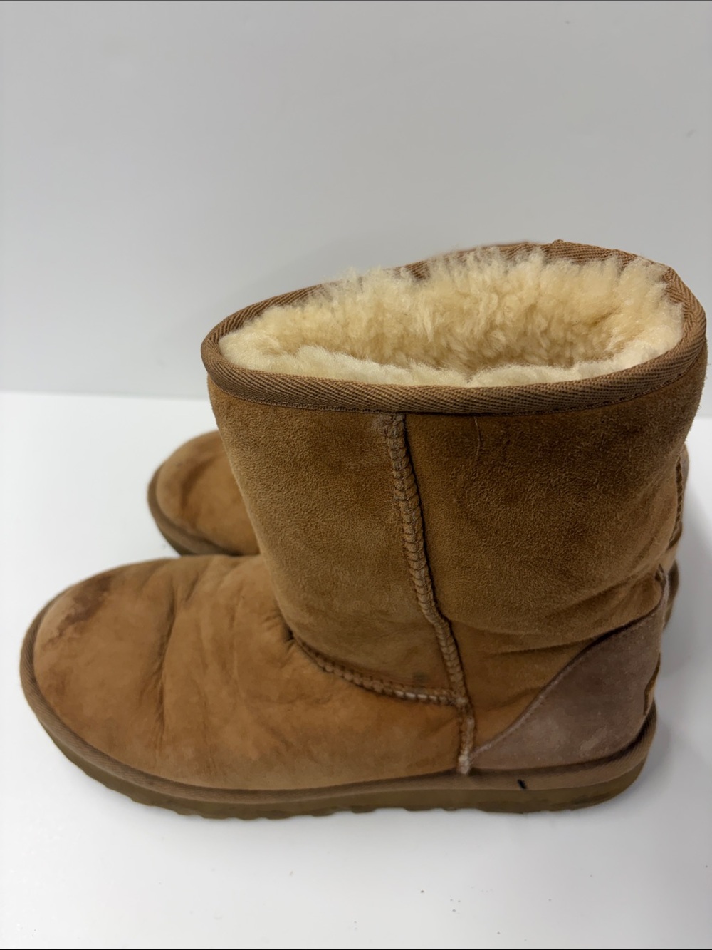 Used UGG Women's Classic Short II Winter Boots Size 9